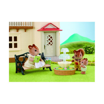 Набор Sylvanian «Фонтан и скамейка»